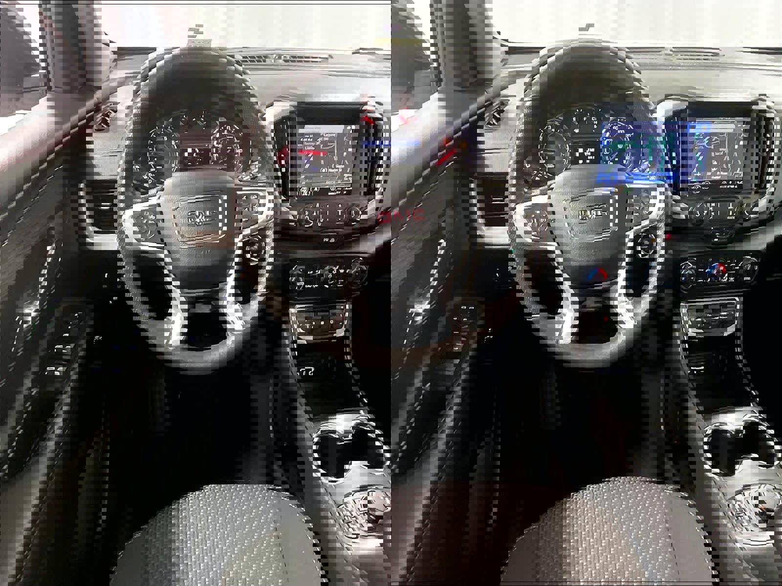 Used 2023 GMC Terrain SLE w/ Driver Convenience Package image 18