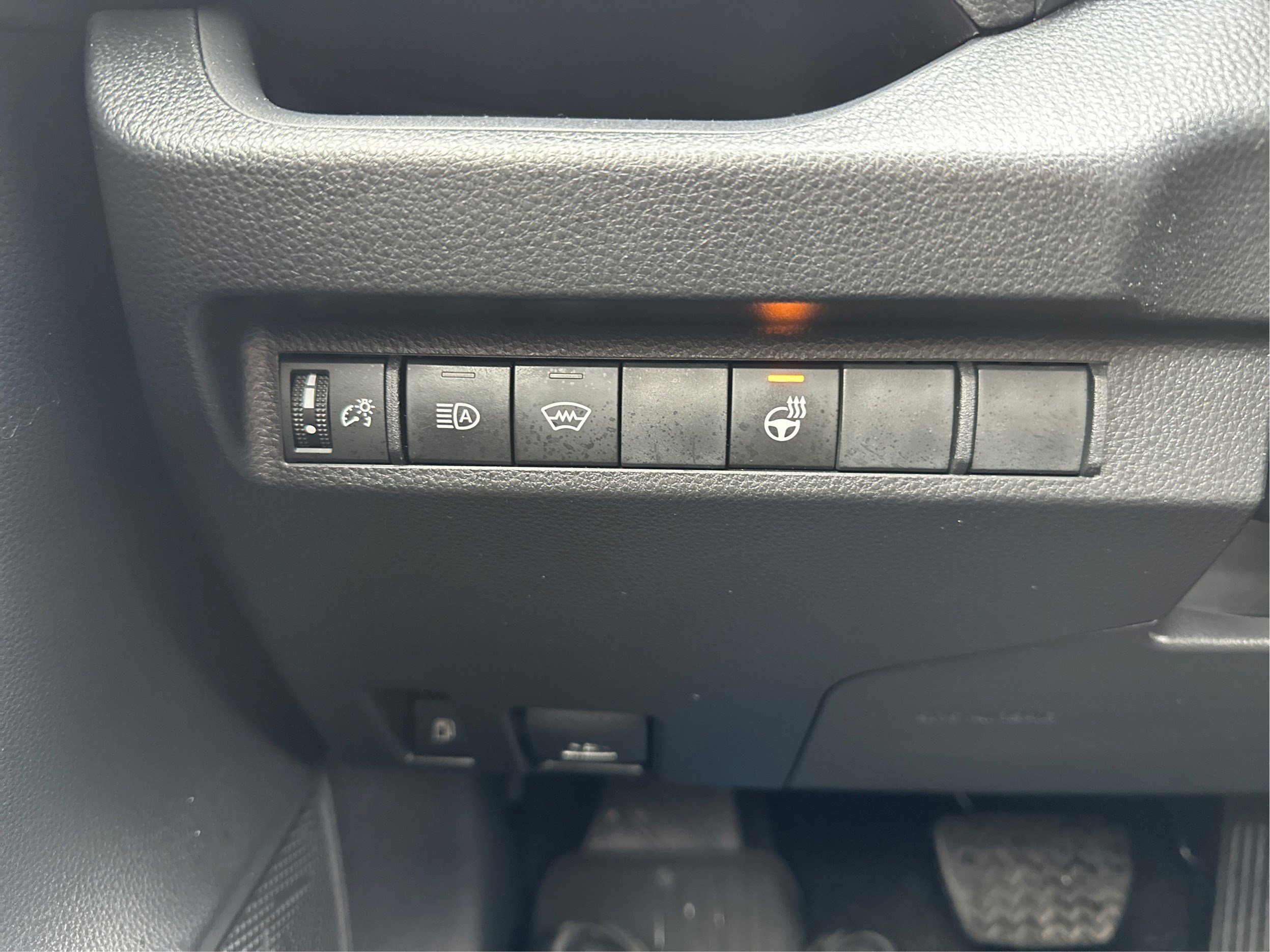 Used 2025 Toyota RAV4 XLE w/ Weather Package image 19