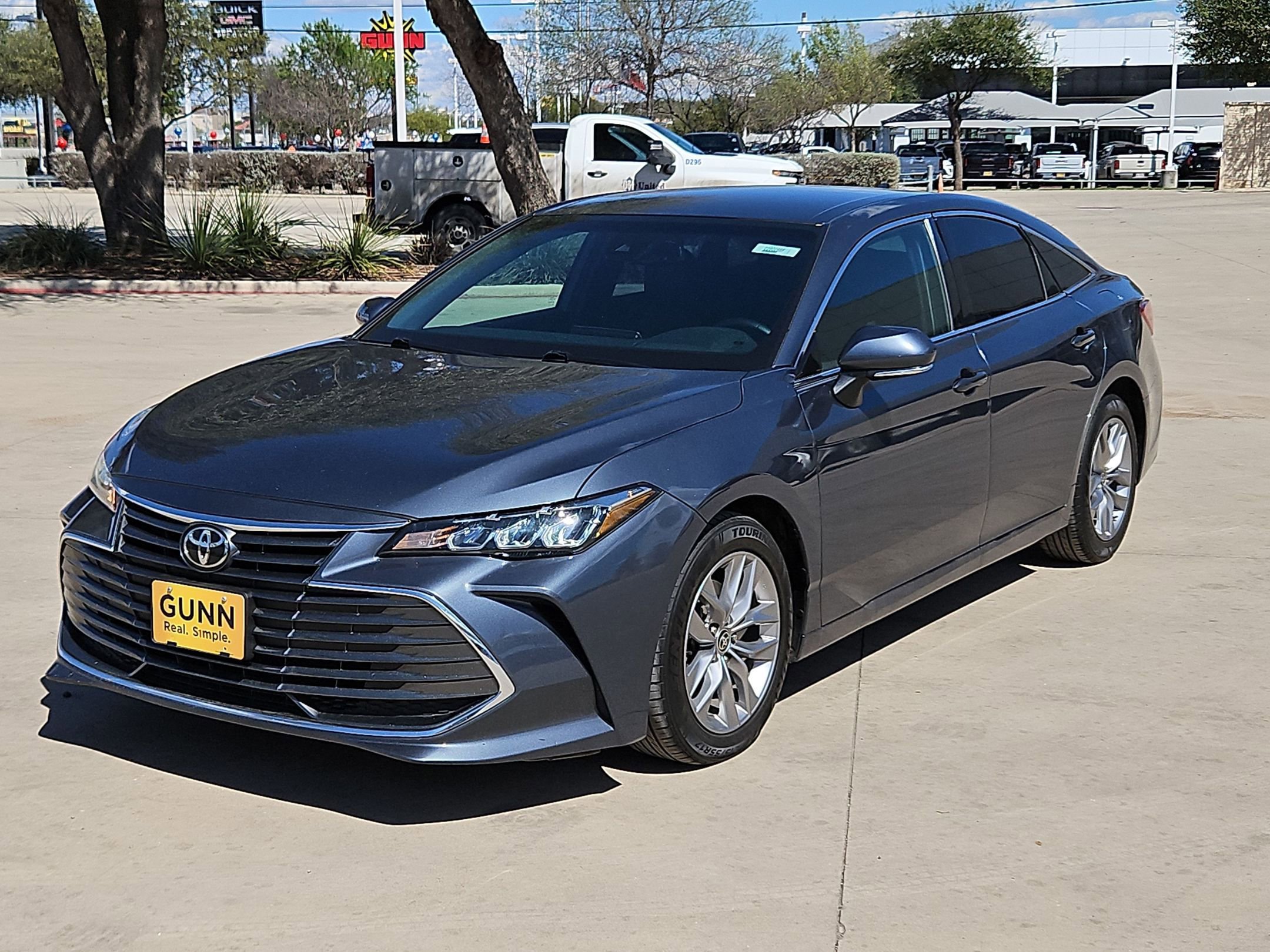 Used 2022 Toyota Avalon XLE FWD image 7