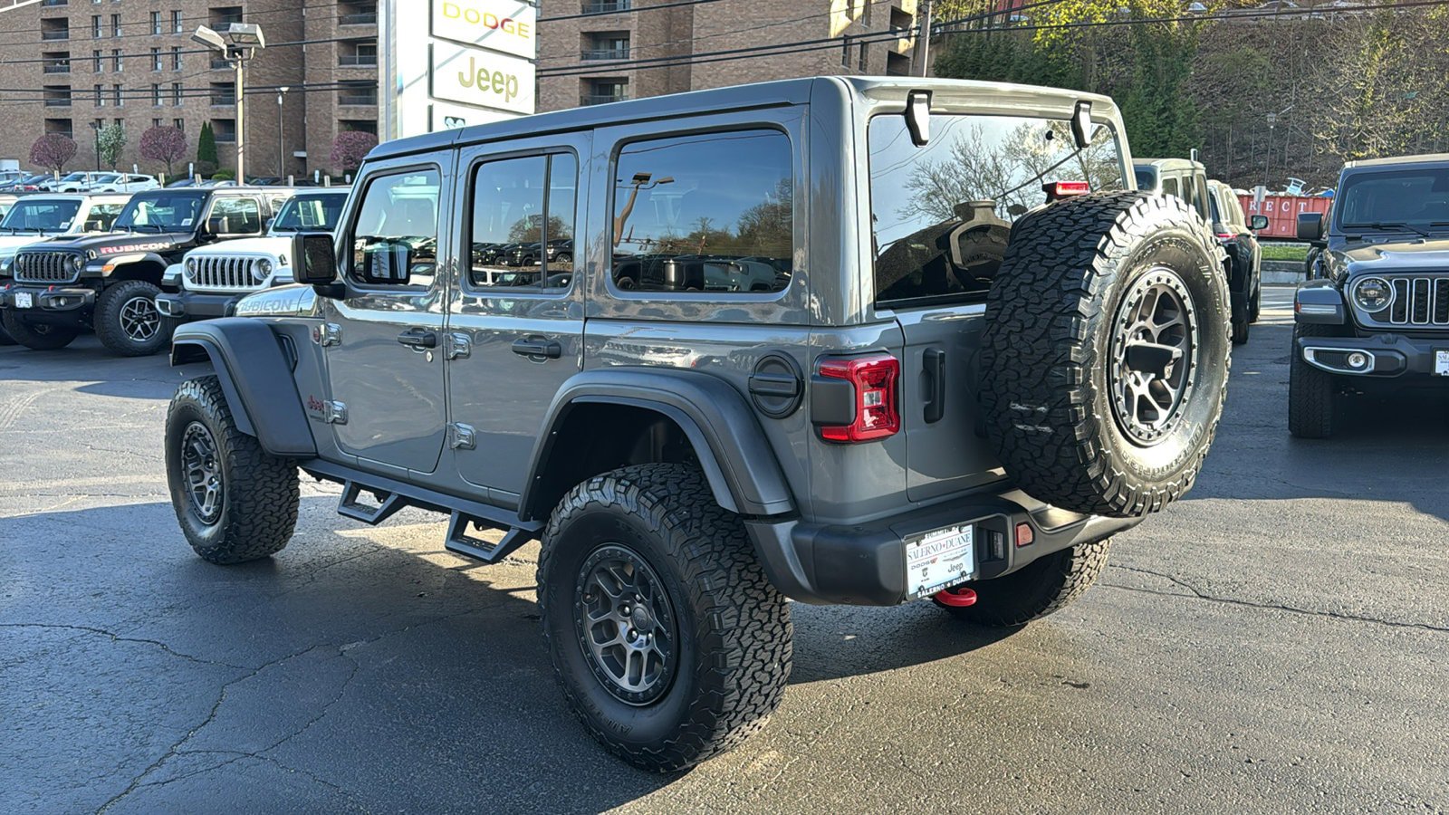 Certified 2022 Jeep Wrangler Unlimited Rubicon w/ Xtreme Recon 35" Tire Package AWD/4WD image 5