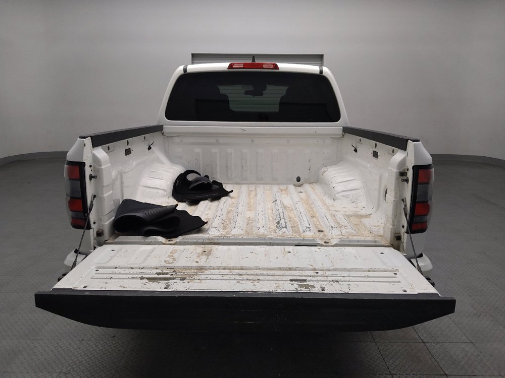 Used 2022 Nissan Frontier SV RWD image 29