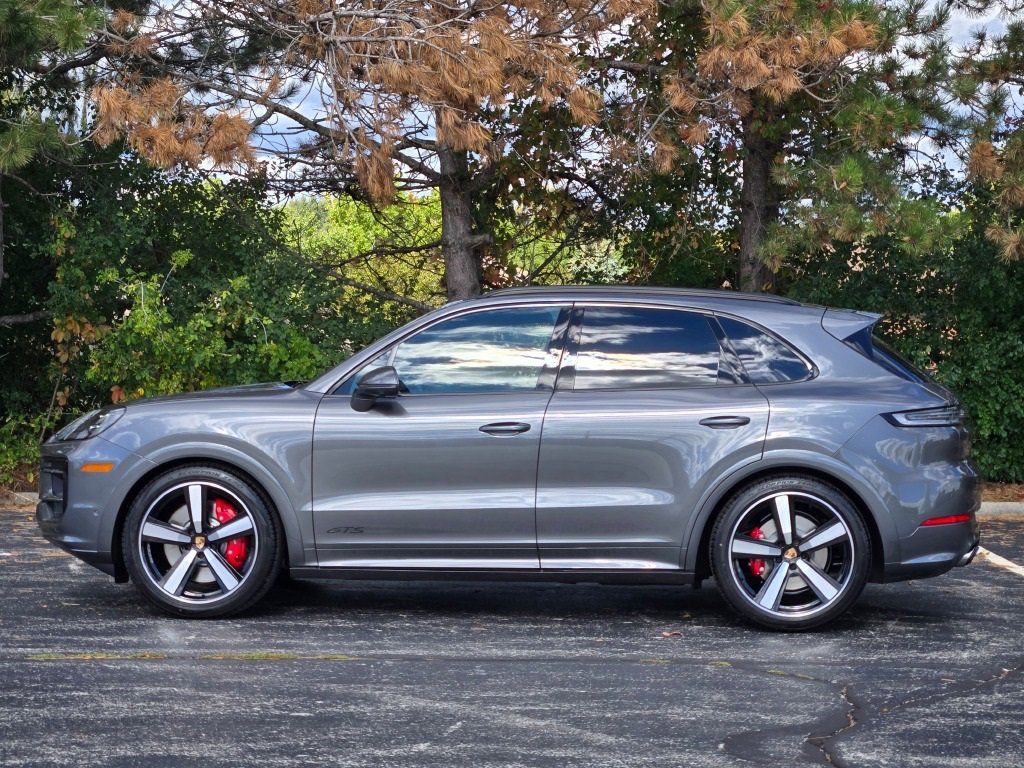 New 2026 Porsche Cayenne GTS image 2