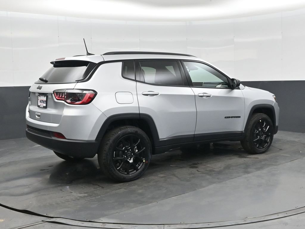 New 2026 Jeep Compass Latitude AWD/4WD image 3