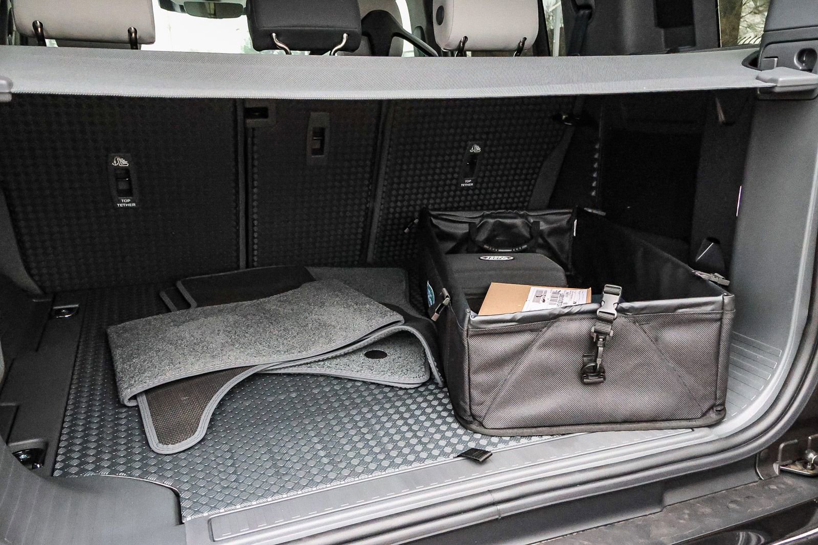 New 2026 Land Rover Defender 110 X-Dynamic SE image 26