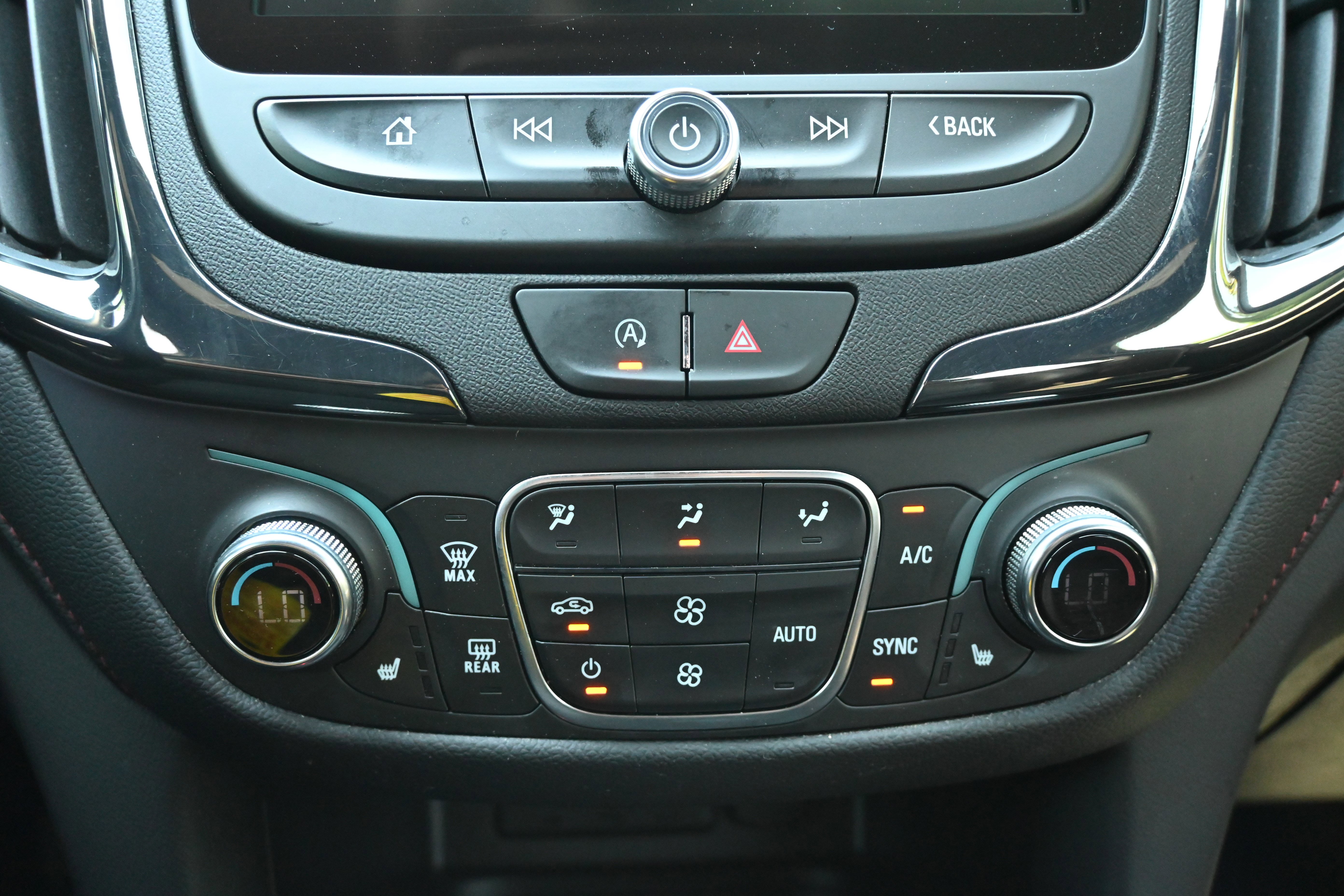 Used 2024 Chevrolet Equinox RS w/ RS Leather Package FWD image 26