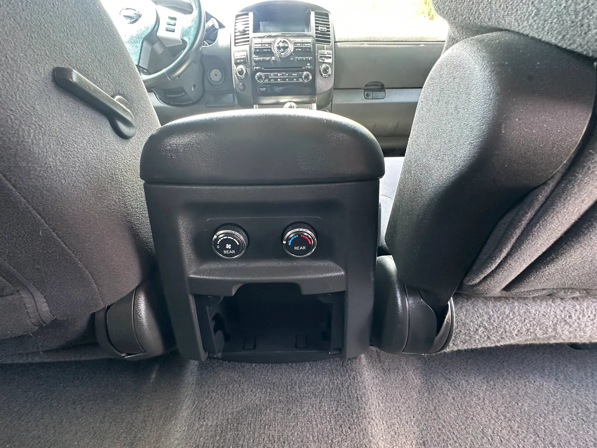 Used 2008 Nissan Pathfinder SE AWD/4WD image 28