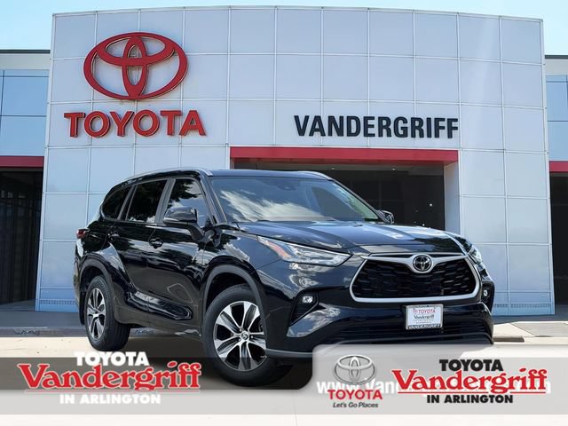 Used 2023 Toyota Highlander XLE