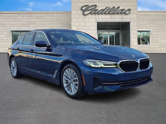 Used 2022 BMW 530i xDrive w/ Premium Package AWD/4WD image 2