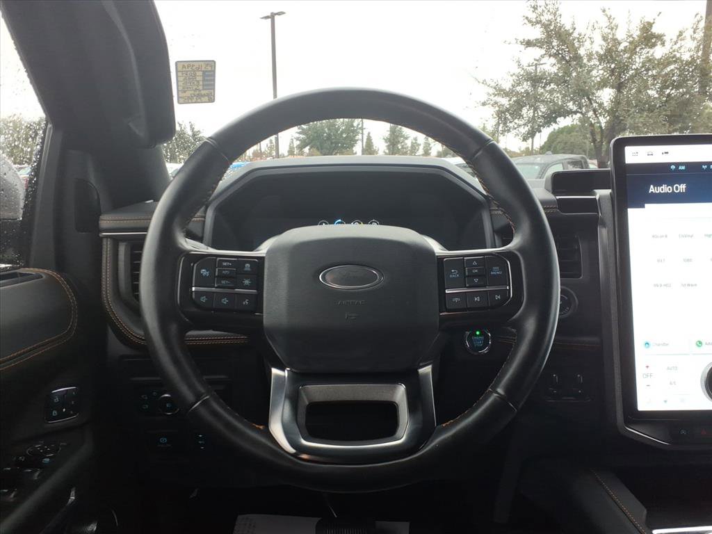 Used 2024 Ford Expedition Platinum image 19
