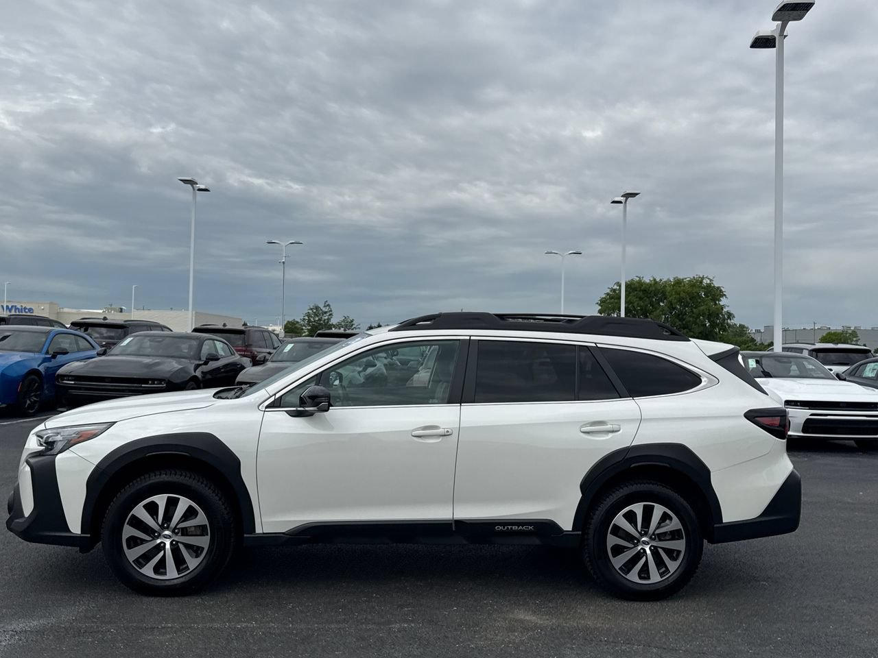 Used 2024 Subaru Outback Premium AWD/4WD image 6