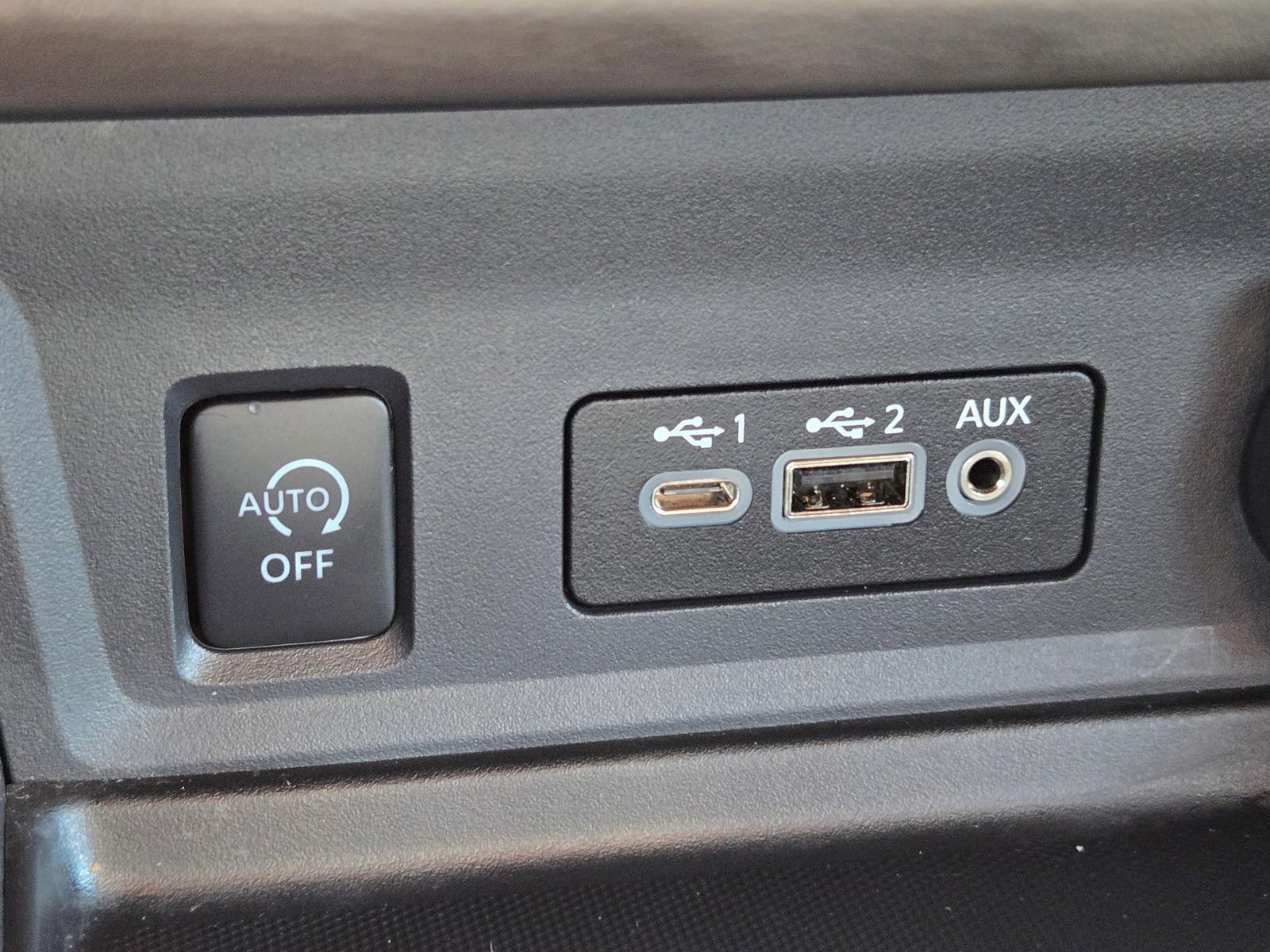Used 2025 Nissan Sentra SV w/ All-Weather Package FWD image 27