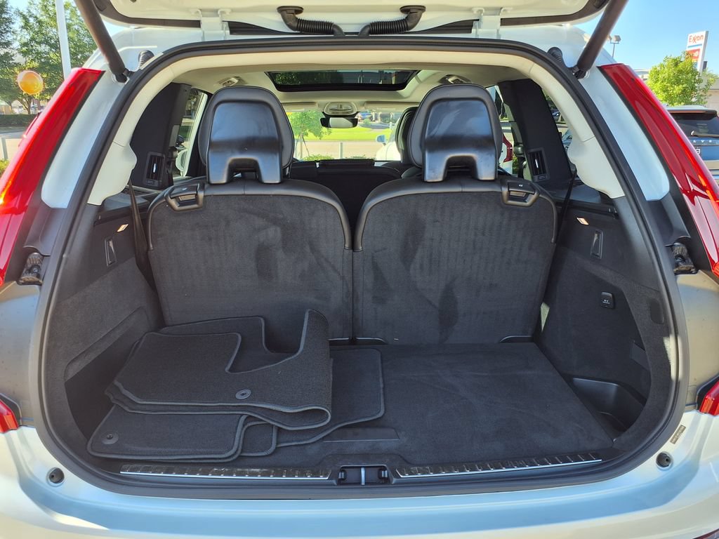 Certified 2025 Volvo XC90 B5 Core w/ Protection Package AWD/4WD image 11