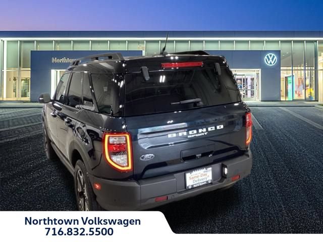 Used 2022 Ford Bronco Sport Outer Banks w/ Tech Package AWD/4WD image 3