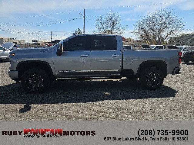 Used 2024 Chevrolet Silverado 3500 High Country w/ High Country Premium Package AWD/4WD image 4
