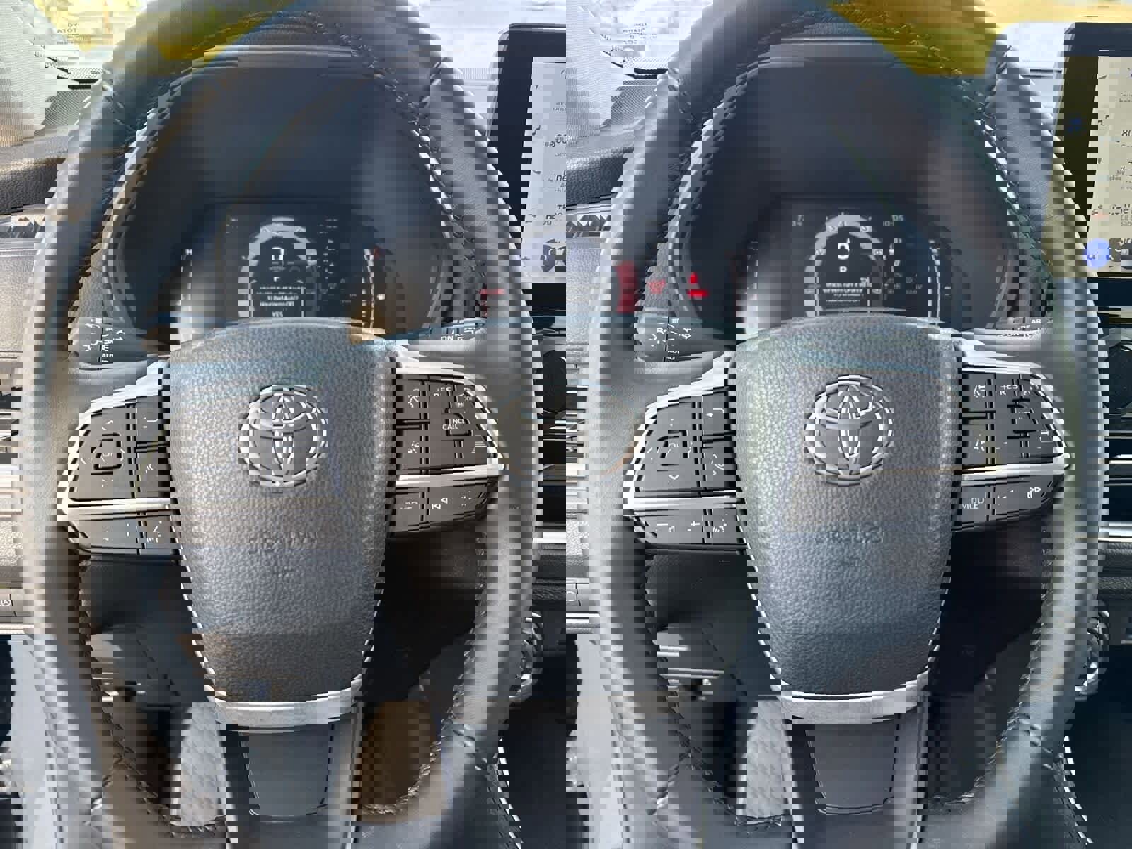 Used 2025 Toyota Grand Highlander AWD image 27