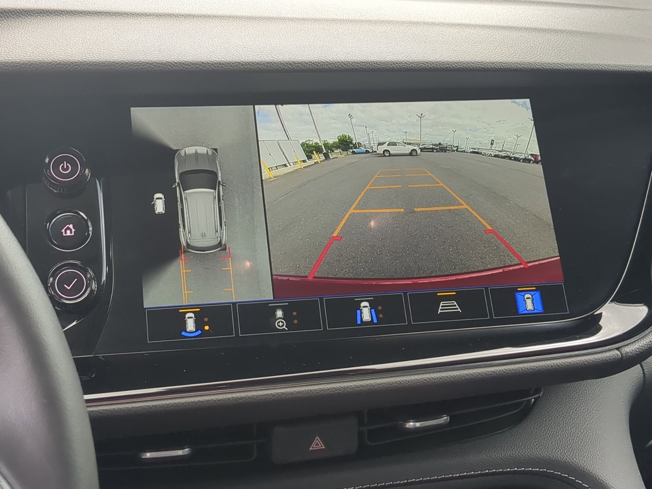 Used 2023 Buick Envision Avenir AWD/4WD image 14