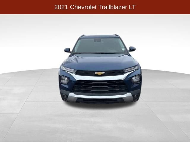 Used 2021 Chevrolet TrailBlazer LT w/ Convenience Package image 2