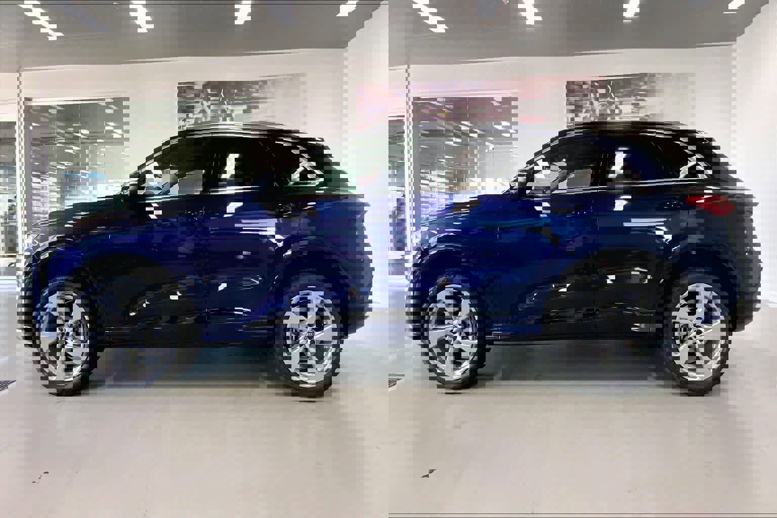 New 2025 Audi Q5 Premium Plus image 3