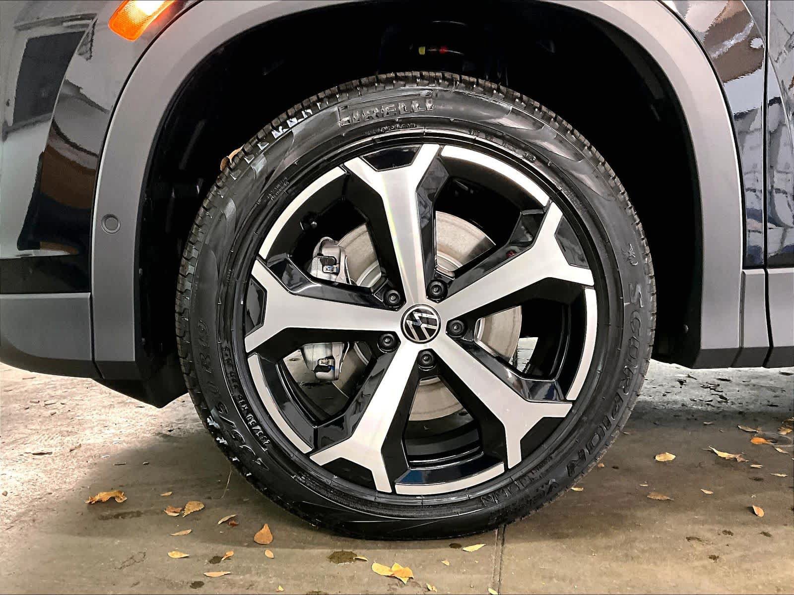New 2026 Volkswagen Tiguan SE AWD/4WD image 9