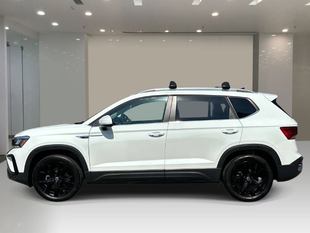 Used 2023 Volkswagen Taos SE w/ Black Wheel Package AWD/4WD image 3