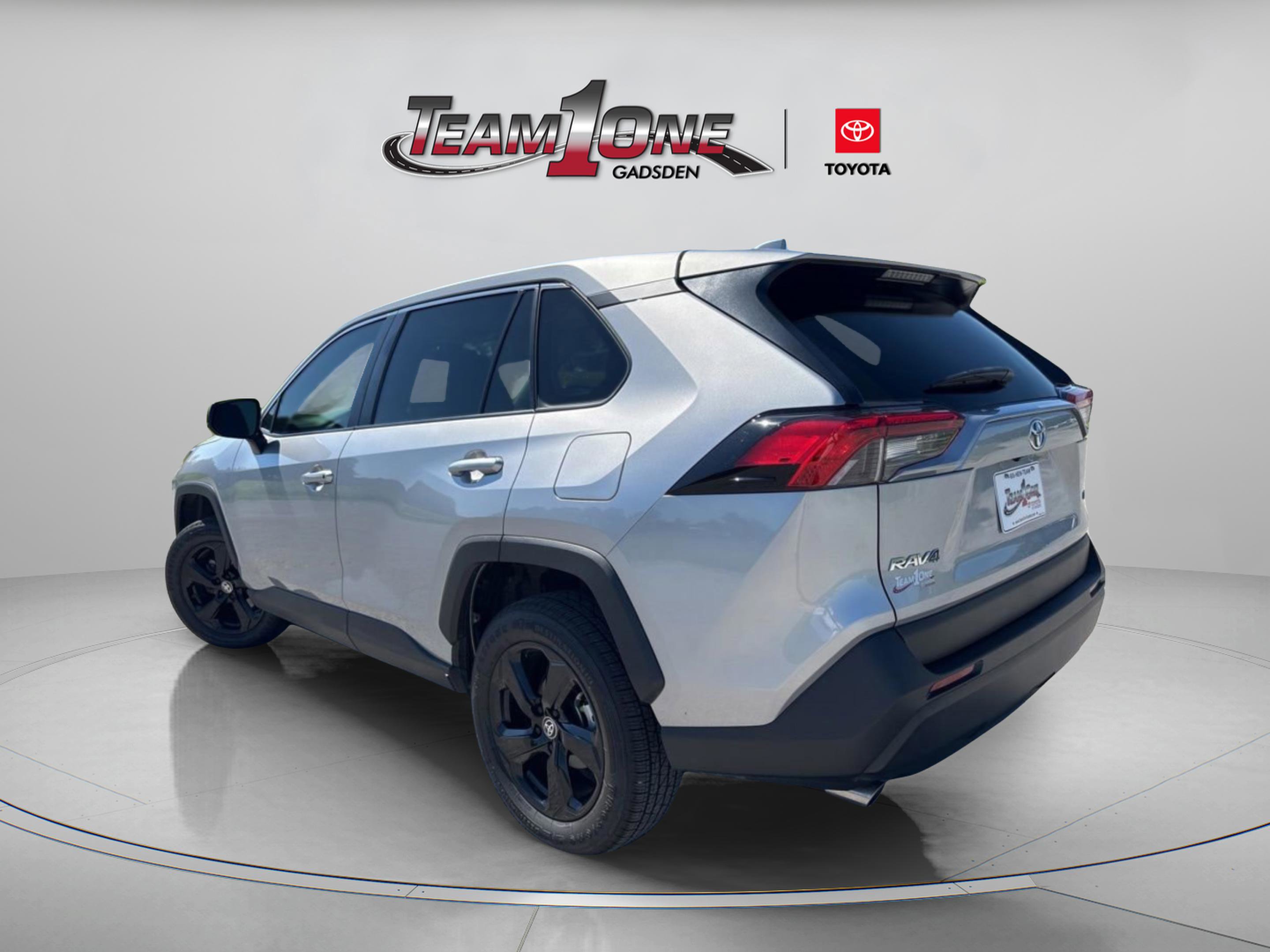 Used 2024 Toyota RAV4 LE FWD image 5