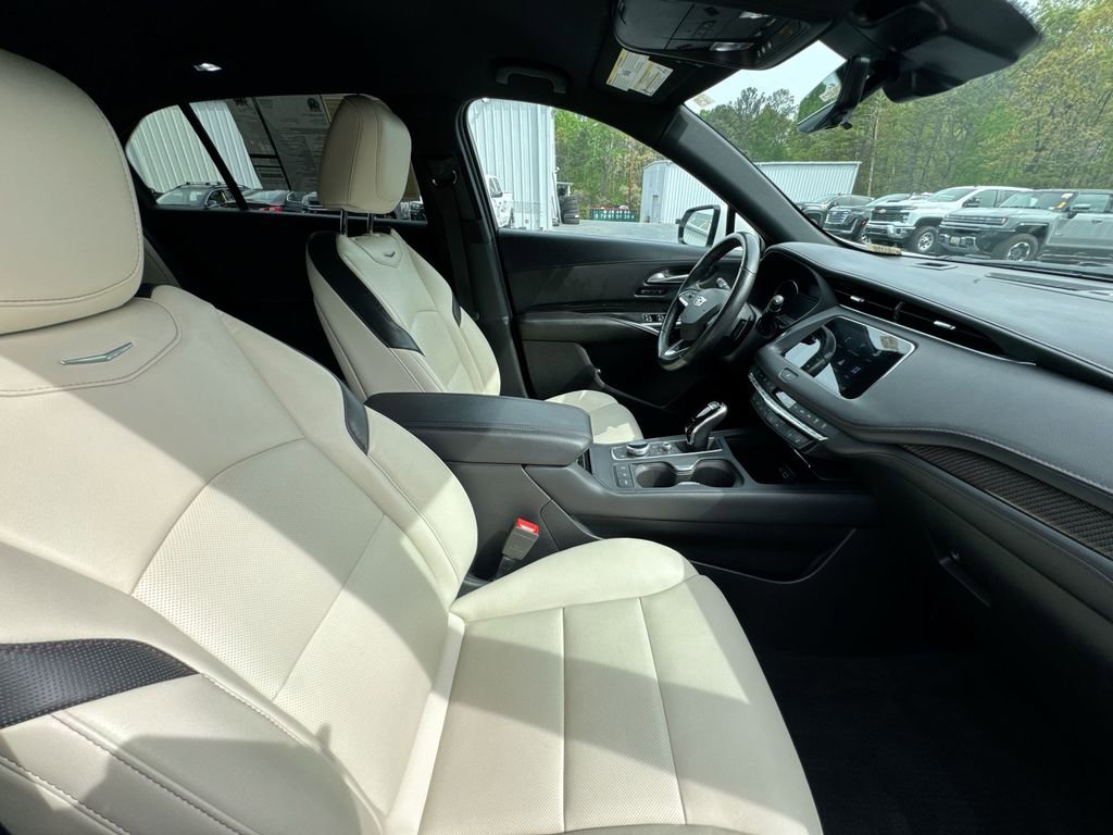 Used 2022 Cadillac XT4 Sport w/ Comfort Package image 31