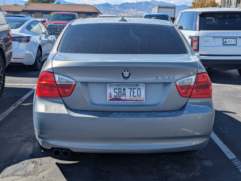 Used 2006 BMW 325i Sedan RWD image 6