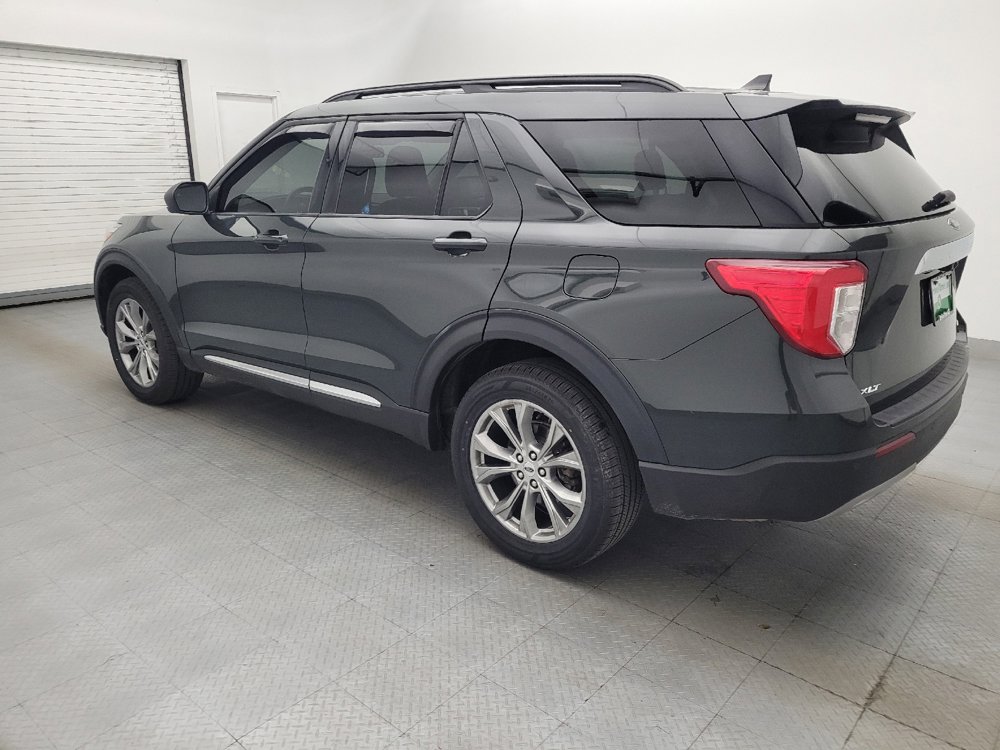Used 2022 Ford Explorer XLT w/ Equipment Group 202A image 3
