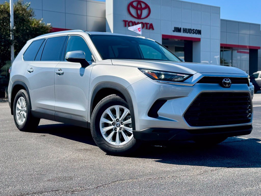 Used 2025 Toyota Grand Highlander FWD image 2