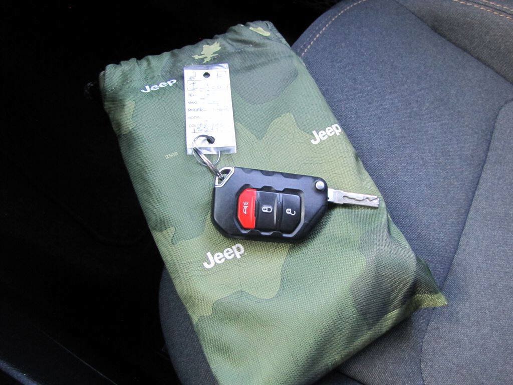 Used 2024 Jeep Wrangler Unlimited AWD/4WD image 41