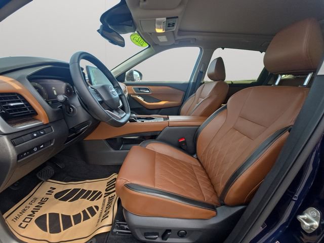Used 2025 Nissan Rogue Platinum w/ Platinum Premium Package image 10