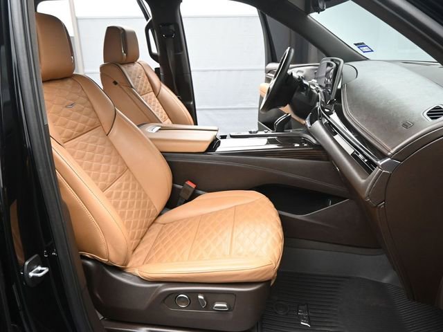 Used 2024 Cadillac Escalade Sport w/ LPO, ONYX Package image 3