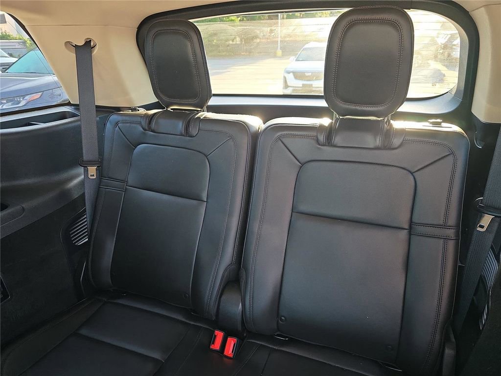 Certified 2022 Lincoln Aviator Reserve w/ Elements Package Plus RWD image 11