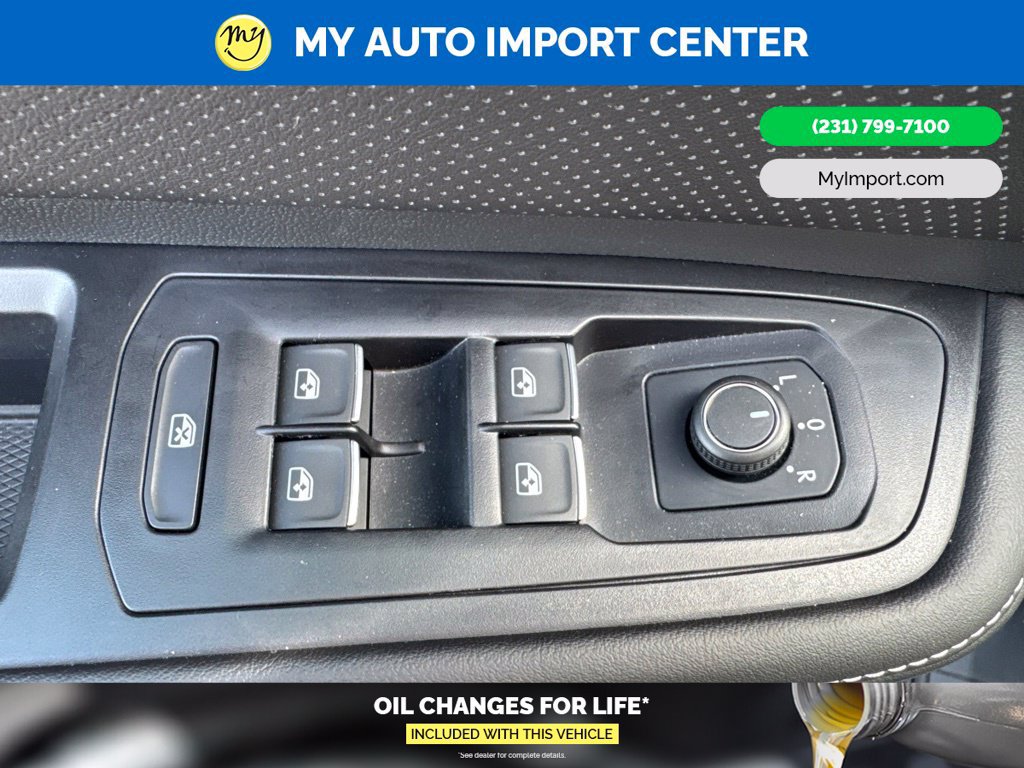 Used 2025 Volkswagen Atlas Cross Sport SEL R-Line AWD/4WD image 11