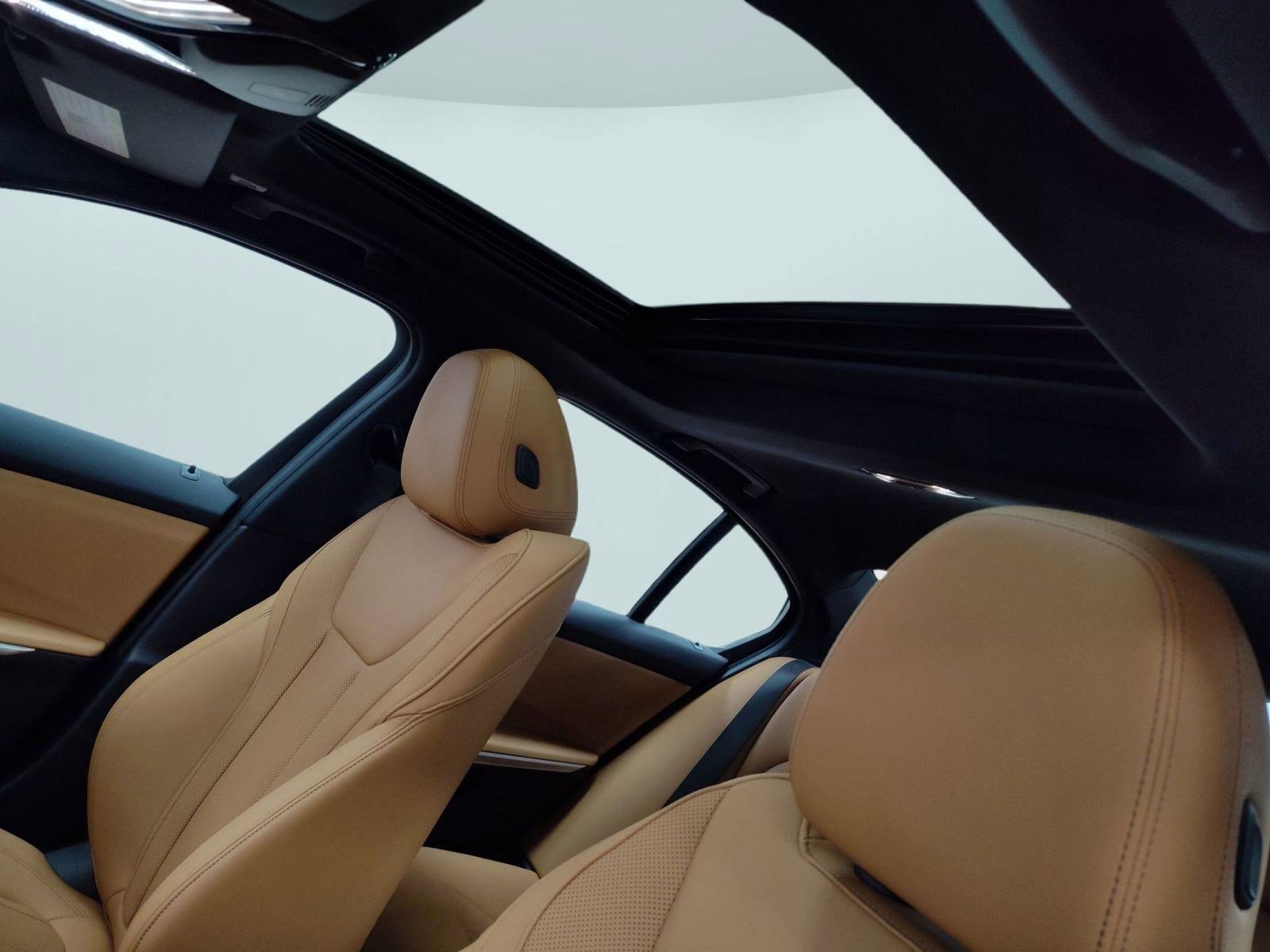 Used 2025 BMW 330i xDrive Sedan w/ Premium Package image 22