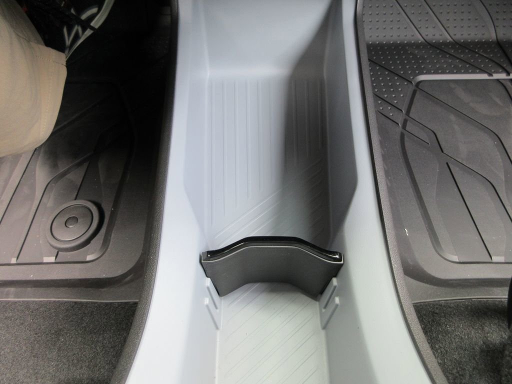 New 2027 Chevrolet Bolt LT FWD image 28