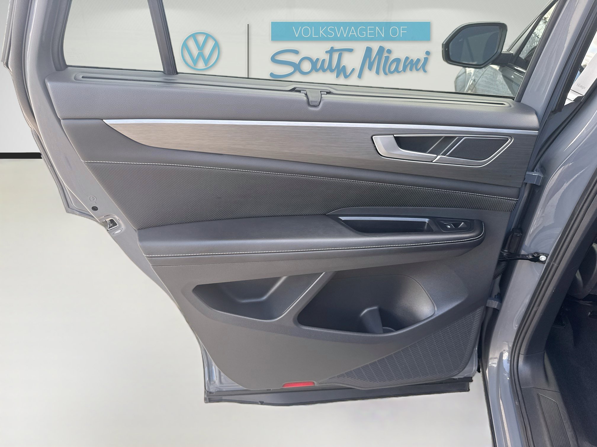 Certified 2024 Volkswagen Atlas Cross Sport SE FWD image 25