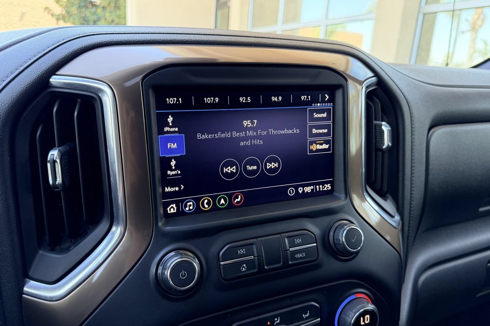 Certified 2020 Chevrolet Silverado 1500 High Country w/ Technology Package AWD/4WD image 18