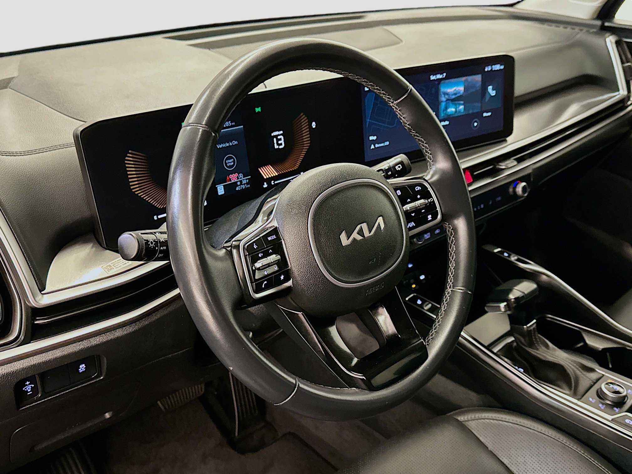 Used 2024 Kia Sorento S image 18