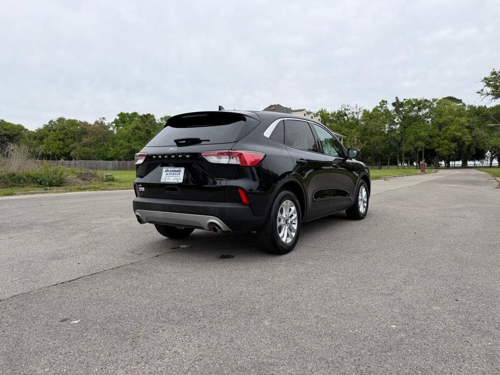 Used 2022 Ford Escape SE FWD image 5