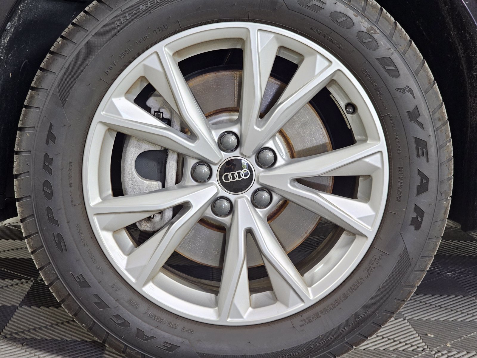 Used 2022 Audi Q3 2.0T Premium Plus w/ Premium Plus Package AWD/4WD image 38