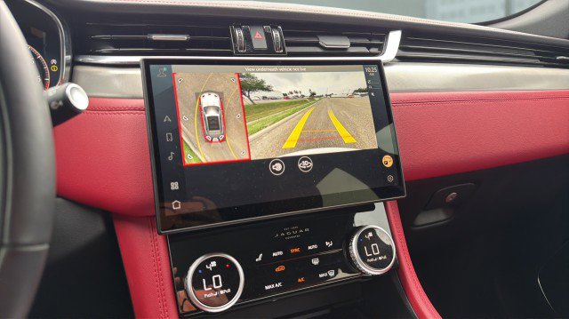 Used 2026 Jaguar F-PACE R-Dynamic S AWD/4WD image 16