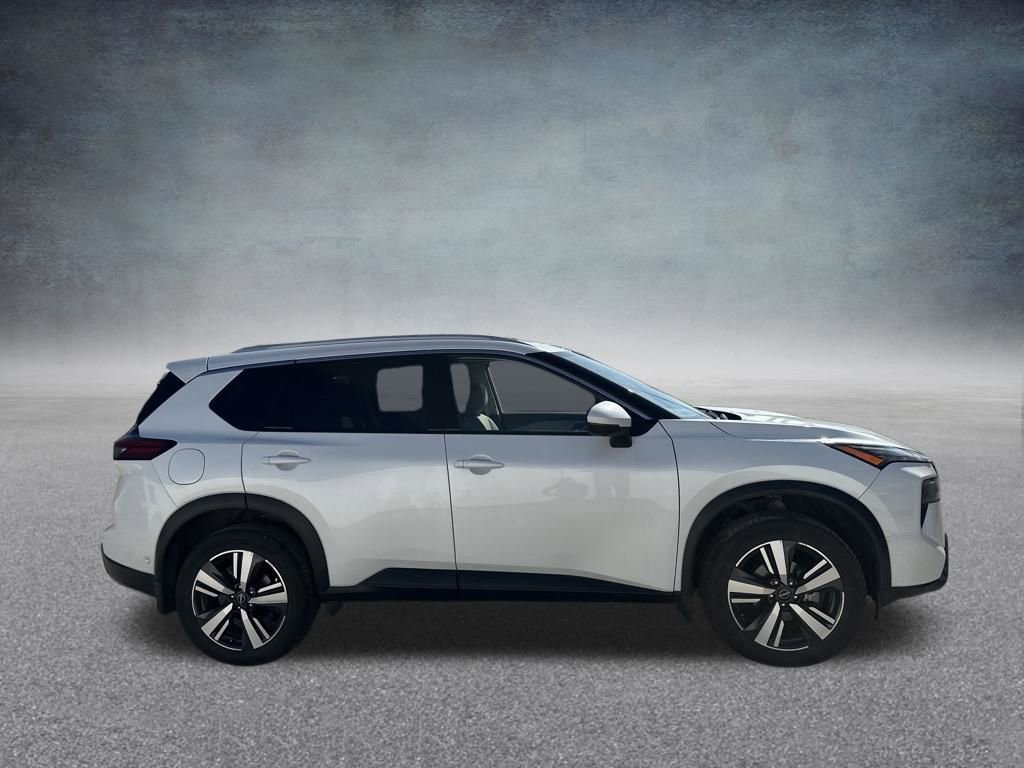 Used 2025 Nissan Rogue SL w/ SL Premium Package image 37