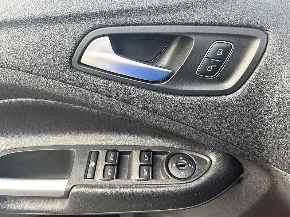 Used 2018 Ford Escape SE w/ SE Sport Appearance Package AWD/4WD image 15