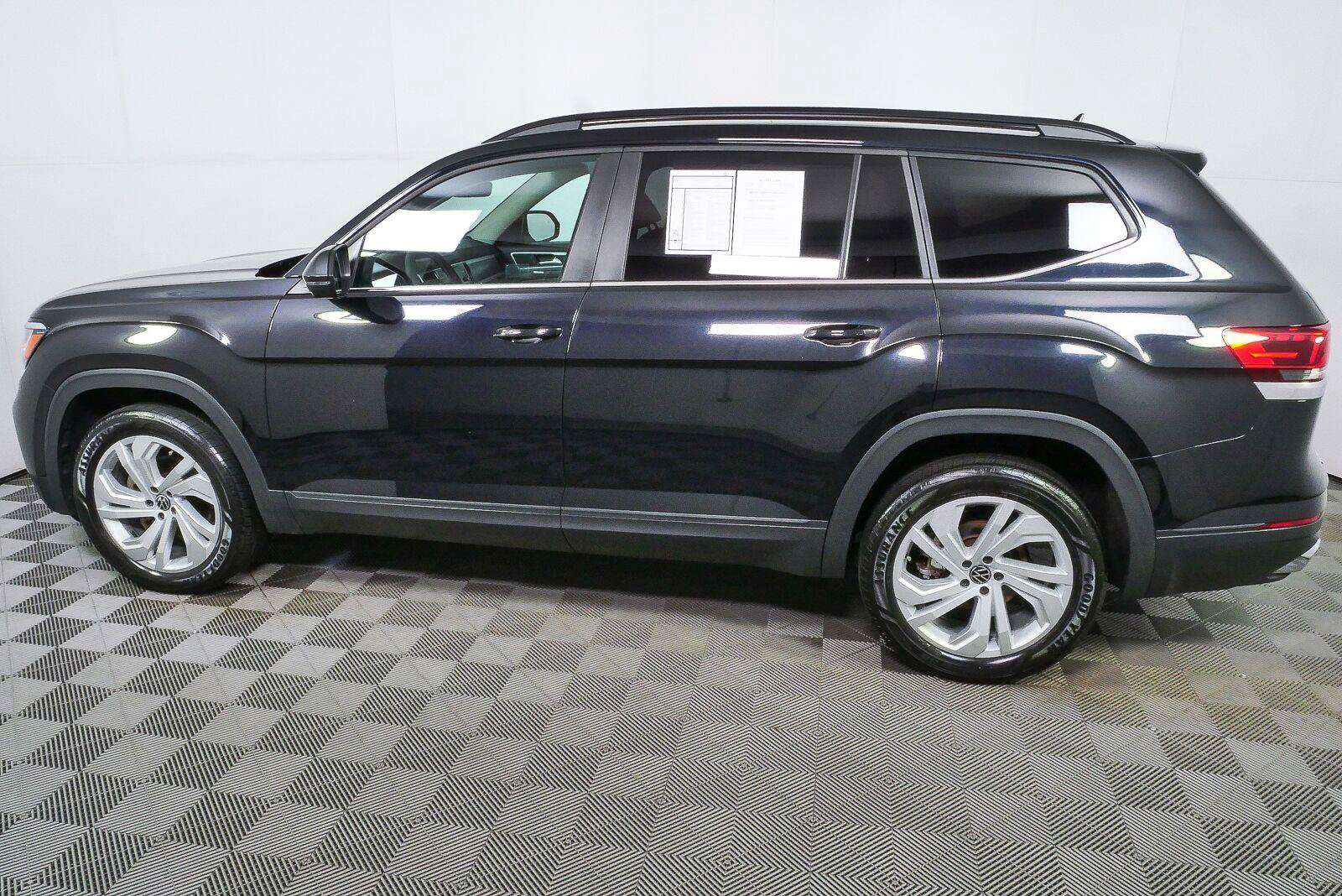 Certified 2023 Volkswagen Atlas SE FWD image 25