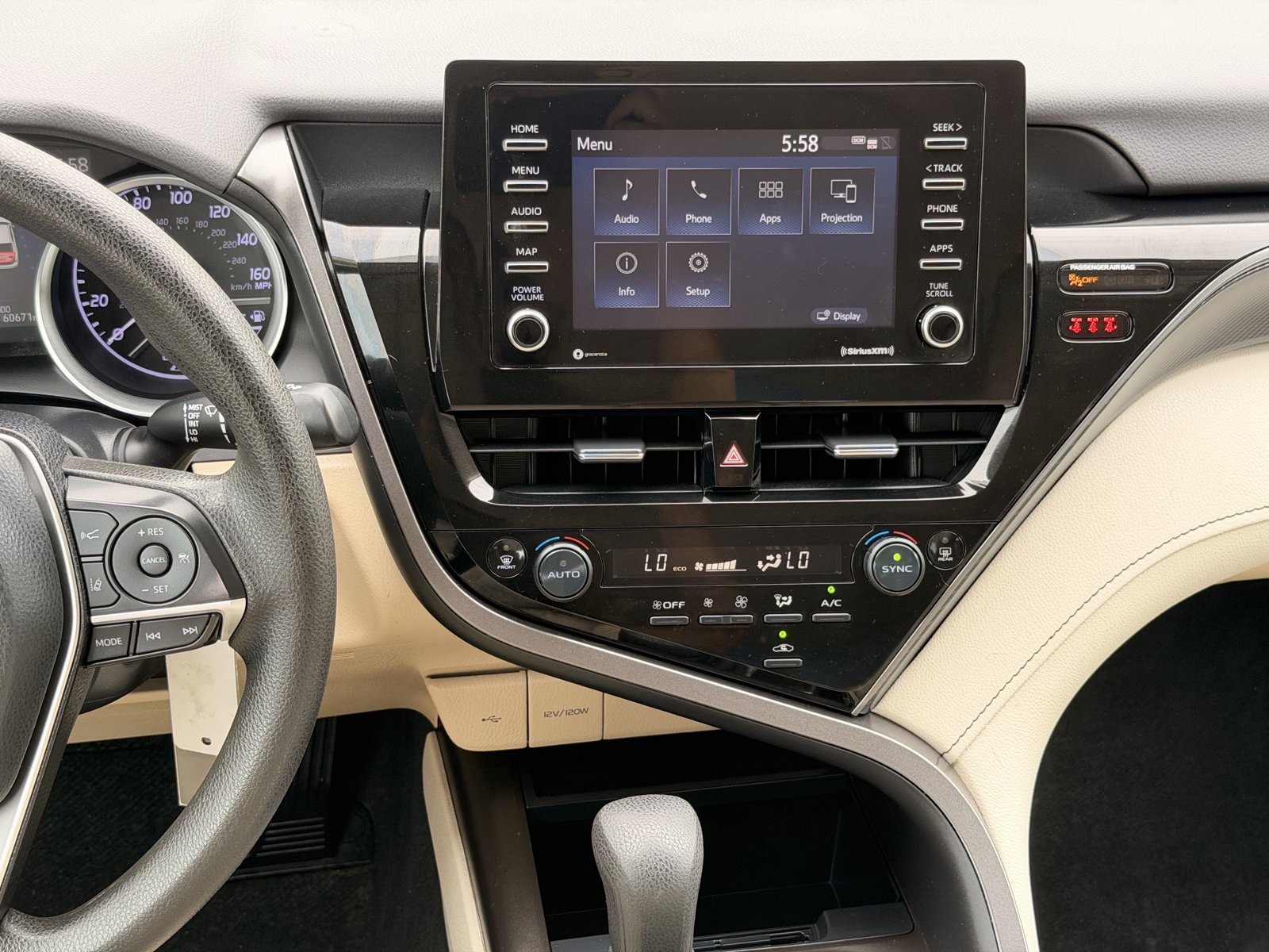 Used 2022 Toyota Camry LE AWD/4WD image 30