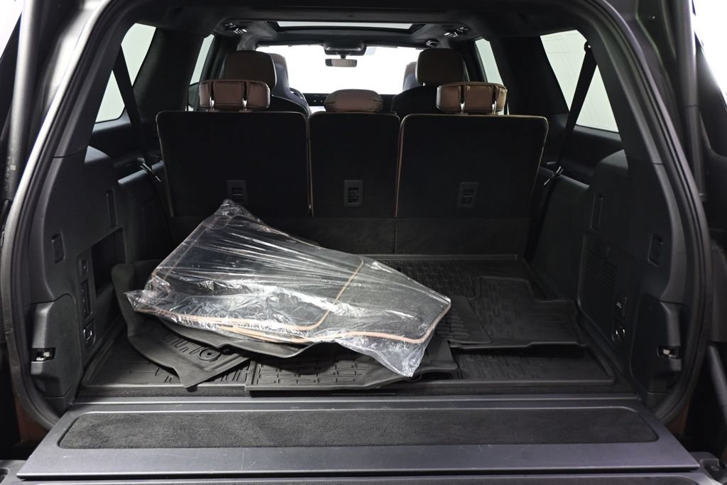 New 2026 Lincoln Navigator L Black Label AWD/4WD image 19