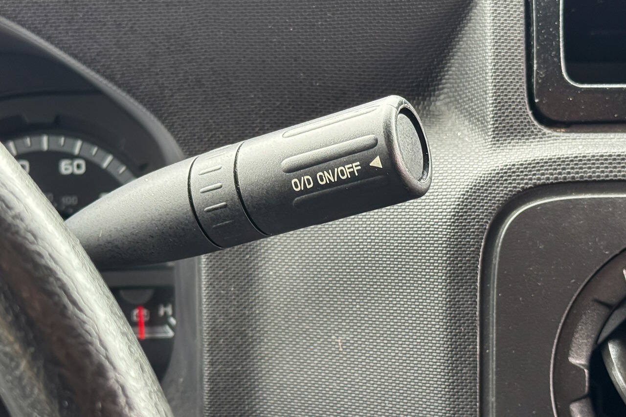 Used 2014 Ford E-350 and Econoline 350 Extended Super Duty w/ Power Group RWD image 20