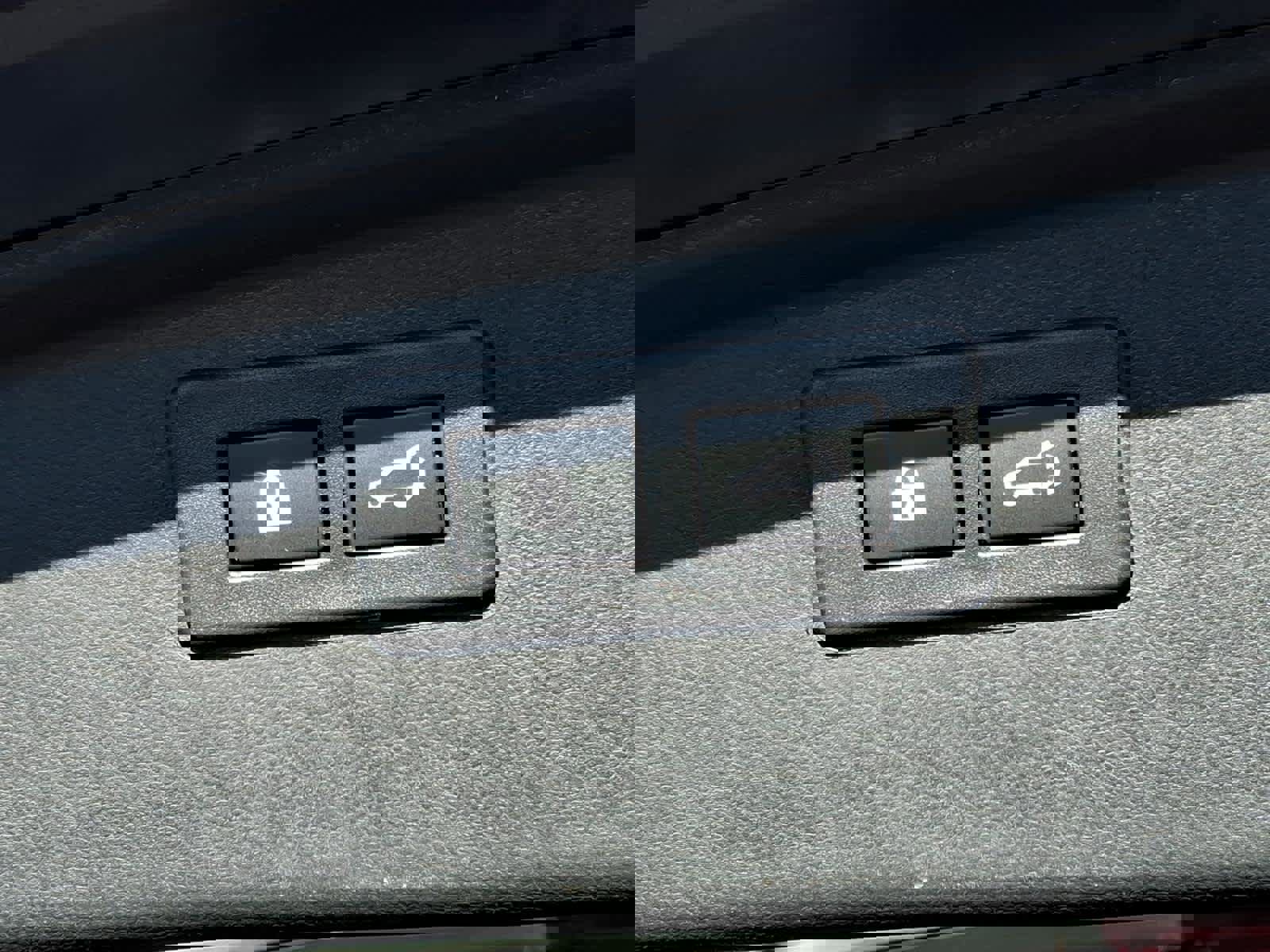 Certified 2025 Subaru Outback Premium w/ Popular Package #1A image 17