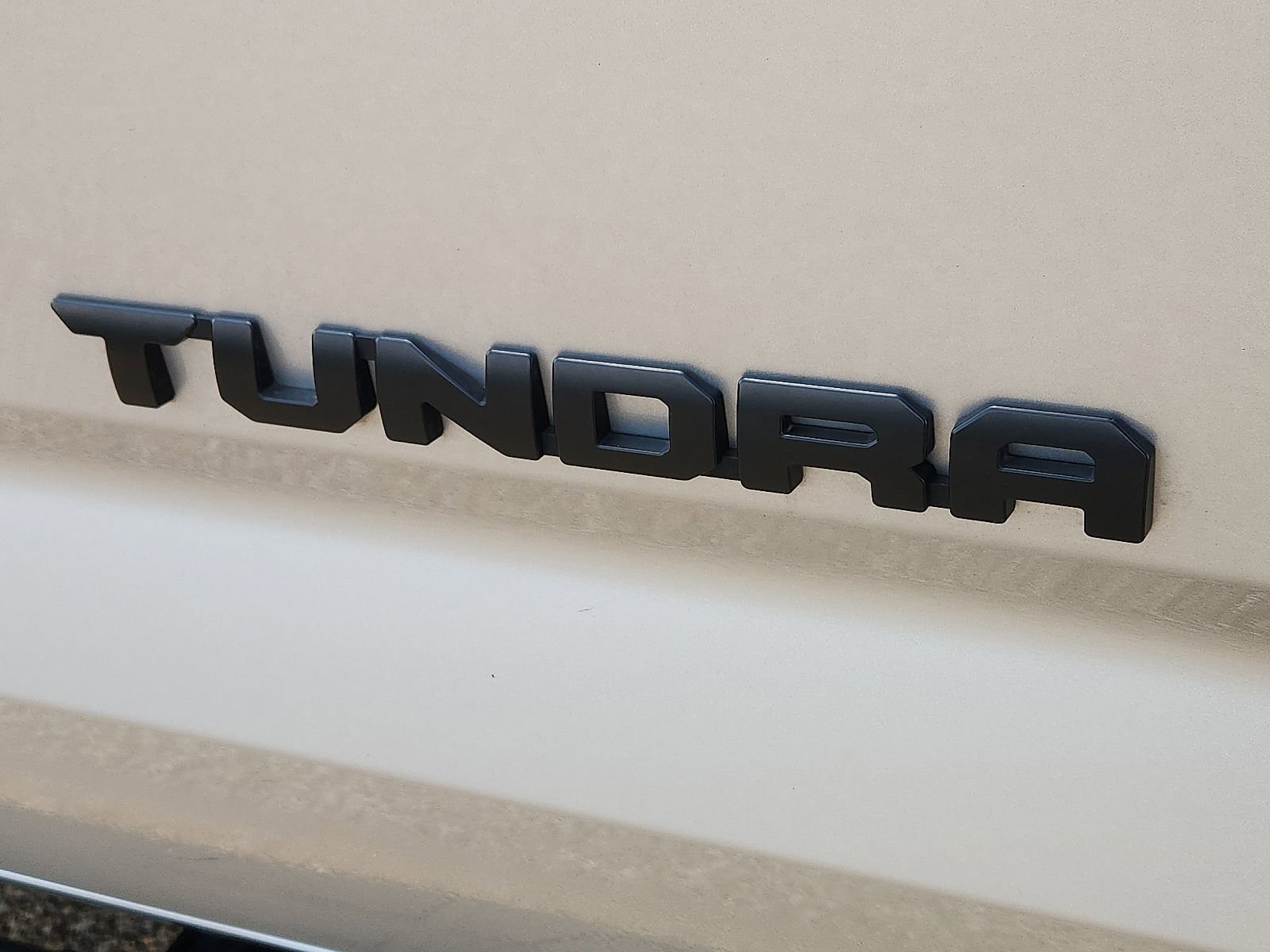 Used 2025 Toyota Tundra Limited AWD/4WD image 9